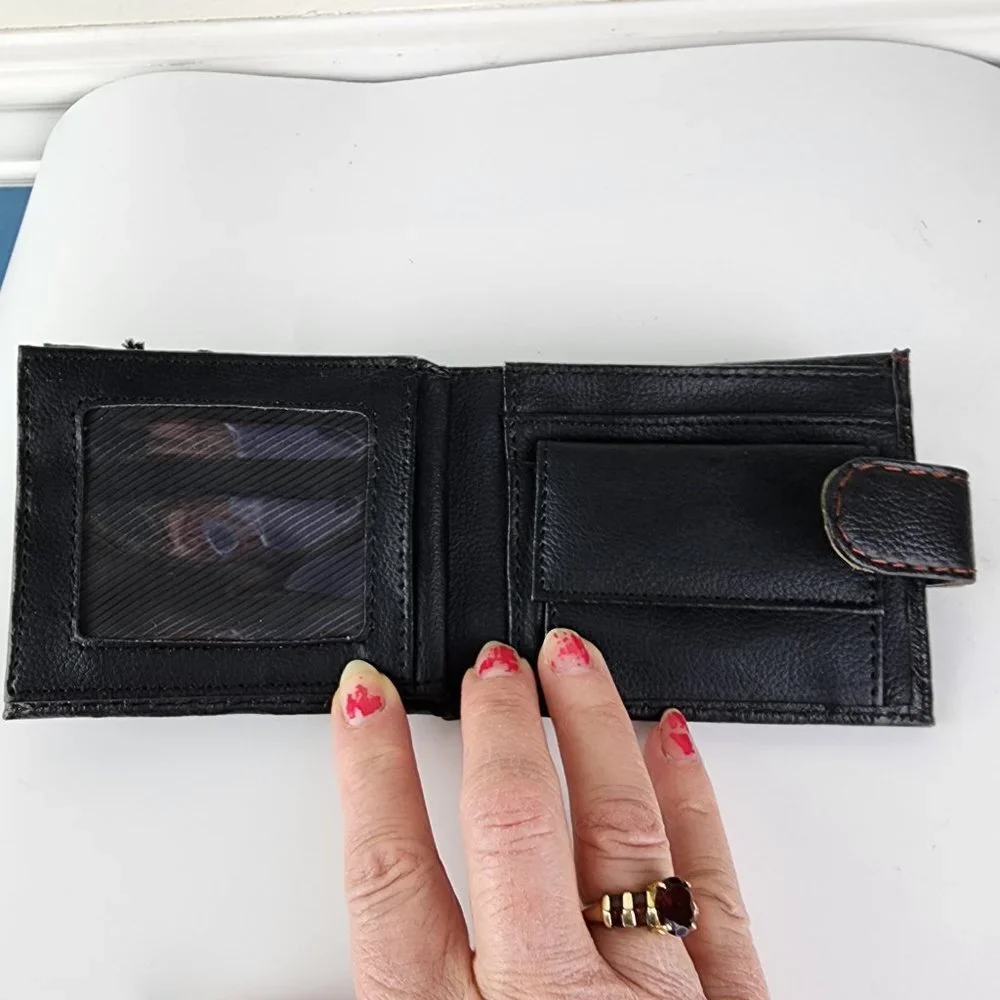 Australia Black Genuine Leather Billfold Wallet Kohala NWT